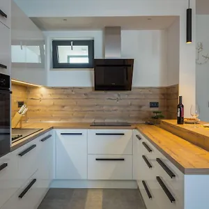https://fortuna-deluxe-apartment.in-istria.net